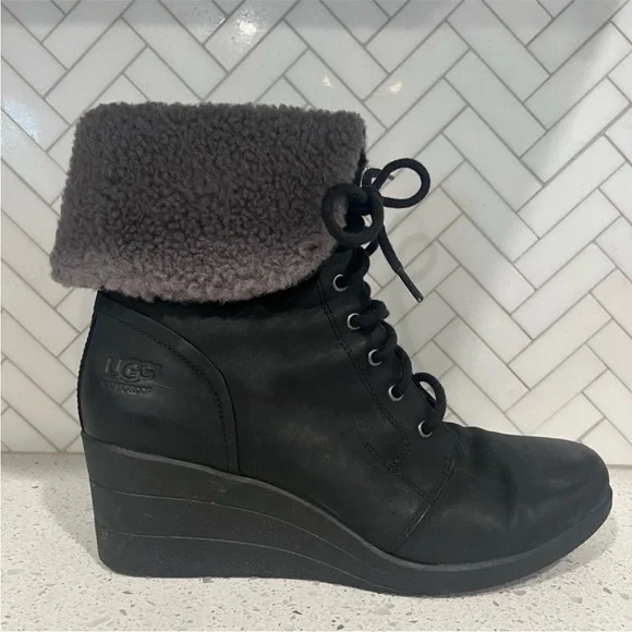 UGG Zea Wedge Boot Black Size 11 - Picture 3 of 14
